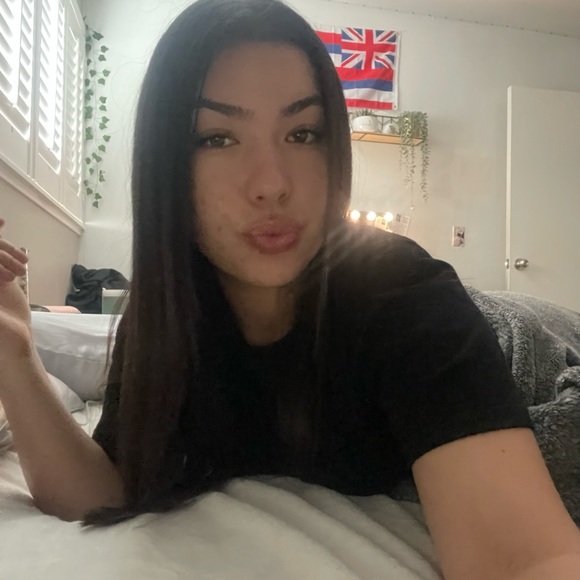 Meet your Posher, Kailee - Picture 1 of 1